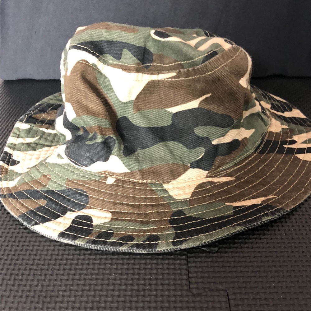 Camo bucket hat